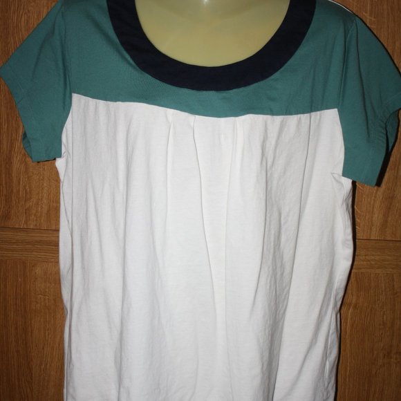 3/$15 SJB Vintage Top - Picture 2 of 9